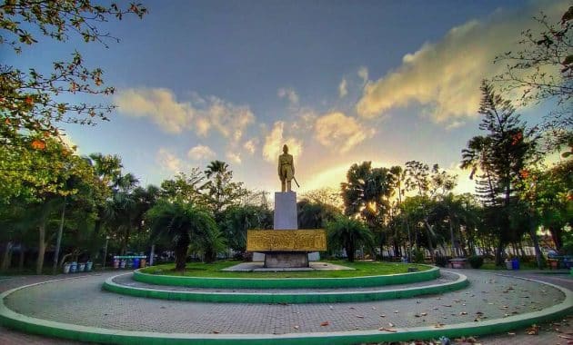 10 Gambar Alun Alun Kediri, Letak Peta Sejarah Legenda Tempat Wisata di Buat Olahraga