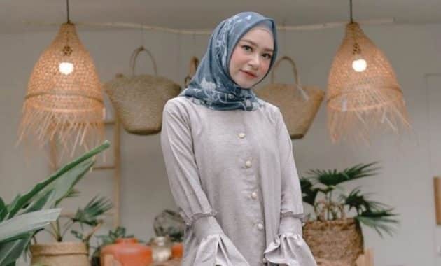 10 Gambar Baju Abu Abu Cocok Dengan Jilbab Warna Apa