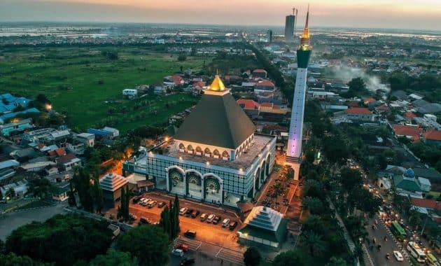 10 Gambar Masjid Agung Gresik, Lokasi Alamat Hotel di Sekitar Keunikan Bangunan