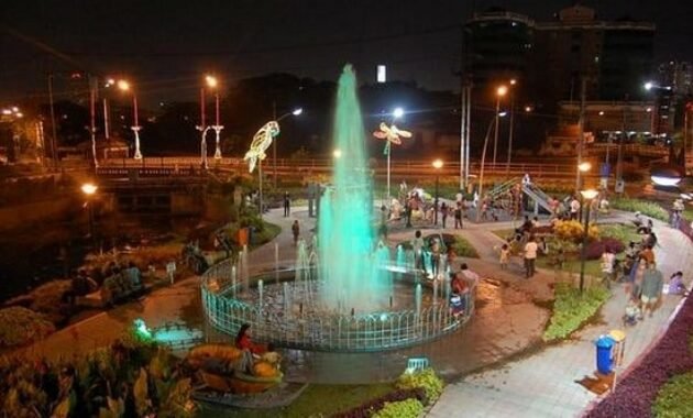 10 Gambar Taman 10 Nopember Mundu di Surabaya Malam Hari, Alamat Tambaksari Jawa Timur