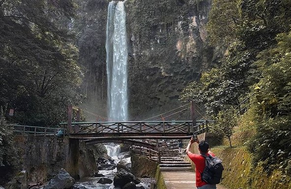 10 Gambar Air Terjun Grojogan Sewu 2023 Harga Tiket Masuk Wisata Tawangmangu Solo Asal Usul Sejarah