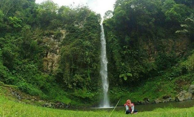 10 Gambar Curug Bugbrug Cimahi, Tiket Wisata + Rute Jalan Menuju Lokasi