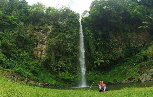 10 Gambar Curug Bugbrug Cimahi, Tiket Wisata + Rute Jalan Menuju Lokasi