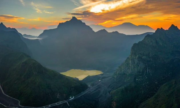 10 Gambar Wisata Gunung Yang Ada di Kediri 2023 Kelud