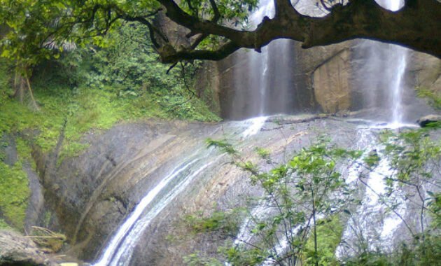 10 Gambar Curug Ngelay Kuningan, Lokasi Alamat, Rute Jalan Menuju Wisata, Misteri Mitos + Jam Buka Tutup