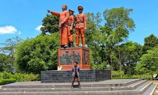 10 Foto Monumen Suryo Ngawi 2023 Kisah Cerita Pidato Wisata