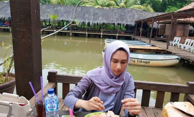 10 Gambar Saung Talaga Depok, Lokasi Alamat Jam Buka Tutup Daftar Menu Restoran Nomer Telepon