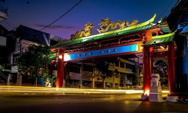 10 Gambar Jalan Kembang Jepun Surabaya, Ada Grosir Apa Saja?