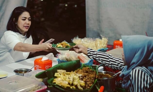Harga Nasi Ayam Bu Pini Kota Semarang Gang Pinggir Puri Anjasmoro Jawa Tengah