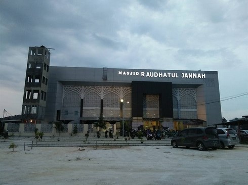 10 Gambar Masjid Raudhatul Jannah Pekanbaru, Sejarah Legenda, Lokasi Alamat, Kapasitan Orang + Villa di Sekitar Area