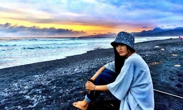 10 Gambar Pantai Bambang Lumajang, Rute Menuju Lokasi, Jam Buka + Keindahan Wisata