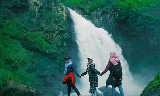 10 Foto Curug Nyogong Cihurip, Alamat Lokasi Kabupaten Garut Jawa Barat
