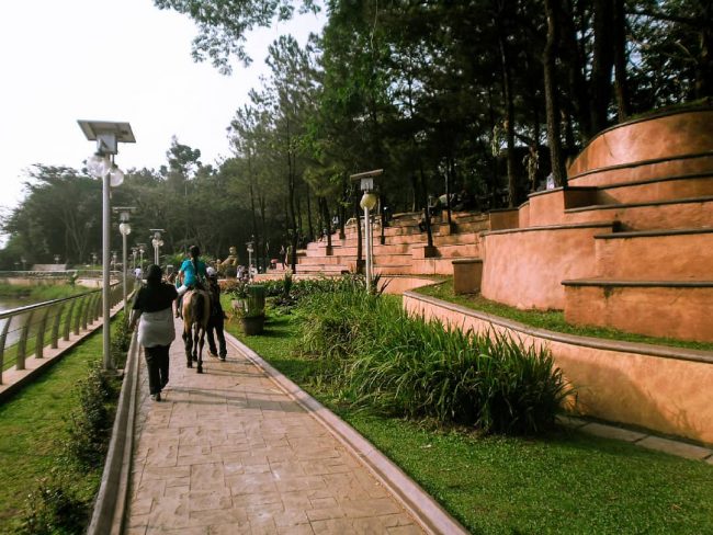 Tiket Masuk Hutan Kota 1 2 BSD Tangerang, Jalan Menuju Taman Jam Buka