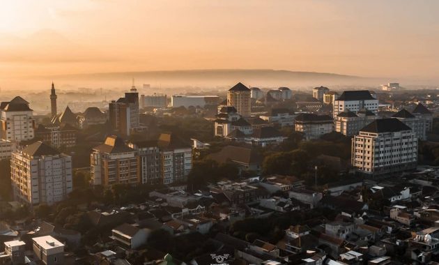 Gambar kota malang alun alun batu balai kata logo lambang pemandangan tugu wisata peta malam hari di tempo dulu dari atas jawa timur jaman selatan dingin araya alun2 stasiun baru perumahan cctv download dinsos dan tulisan foto udara gapura hut icon ikon pantai jalanan kepanjen lama lokasi pkk tempat liburan sdn model objek perpustakaan rekreasi rumah sakit selamat datang taman ulang tahun