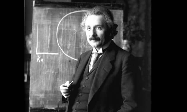 Biografi Albert Einstein: Seorang Tokoh Fisika yang Mengubah Dunia 1 Albert Einstein: Seorang Tokoh Fisika yang Mengubah Dunia