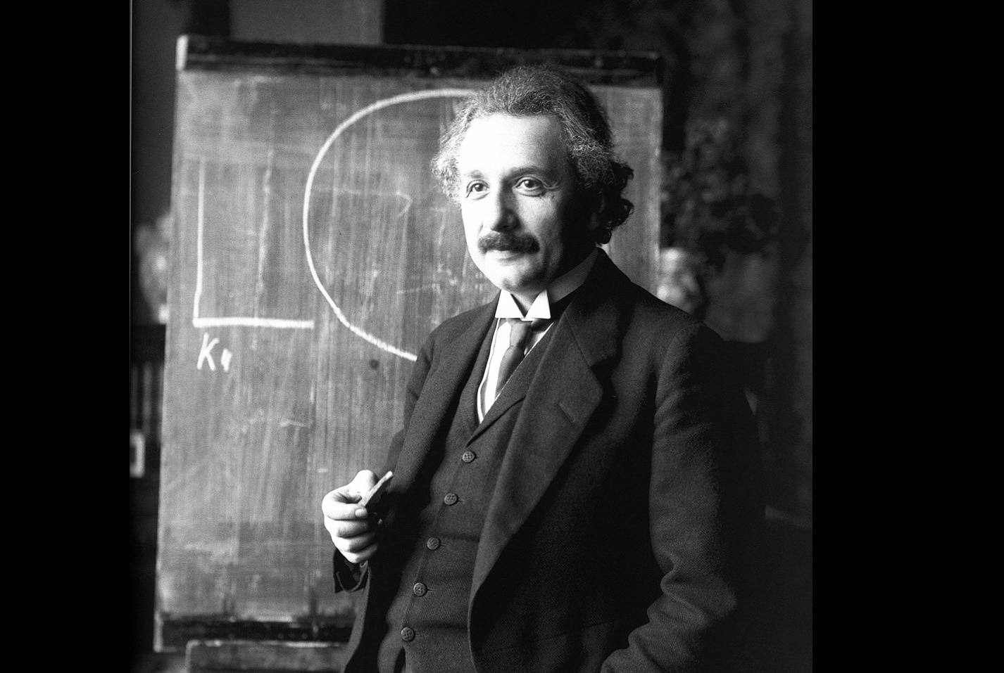 Albert Einstein: Seorang Tokoh Fisika yang Mengubah Dunia