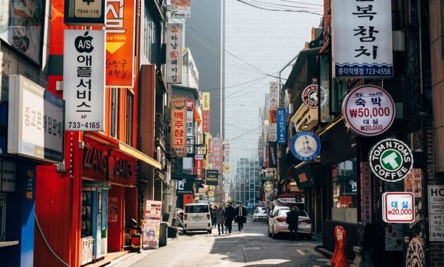 Cara Kerja di Korea: Panduan Lengkap untuk Mendapatkan Pekerjaan dan Menyesuaikan Diri dengan Budaya Kerja Korea 6 Cara Kerja di Korea: Panduan Lengkap untuk Mendapatkan Pekerjaan dan Menyesuaikan Diri dengan Budaya Kerja Korea